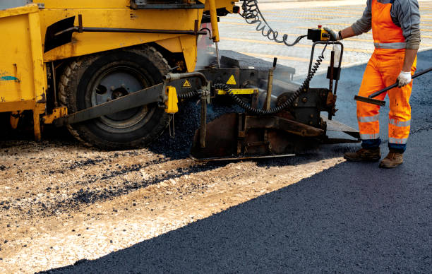 Best Asphalt Driveway Installation  in , WI